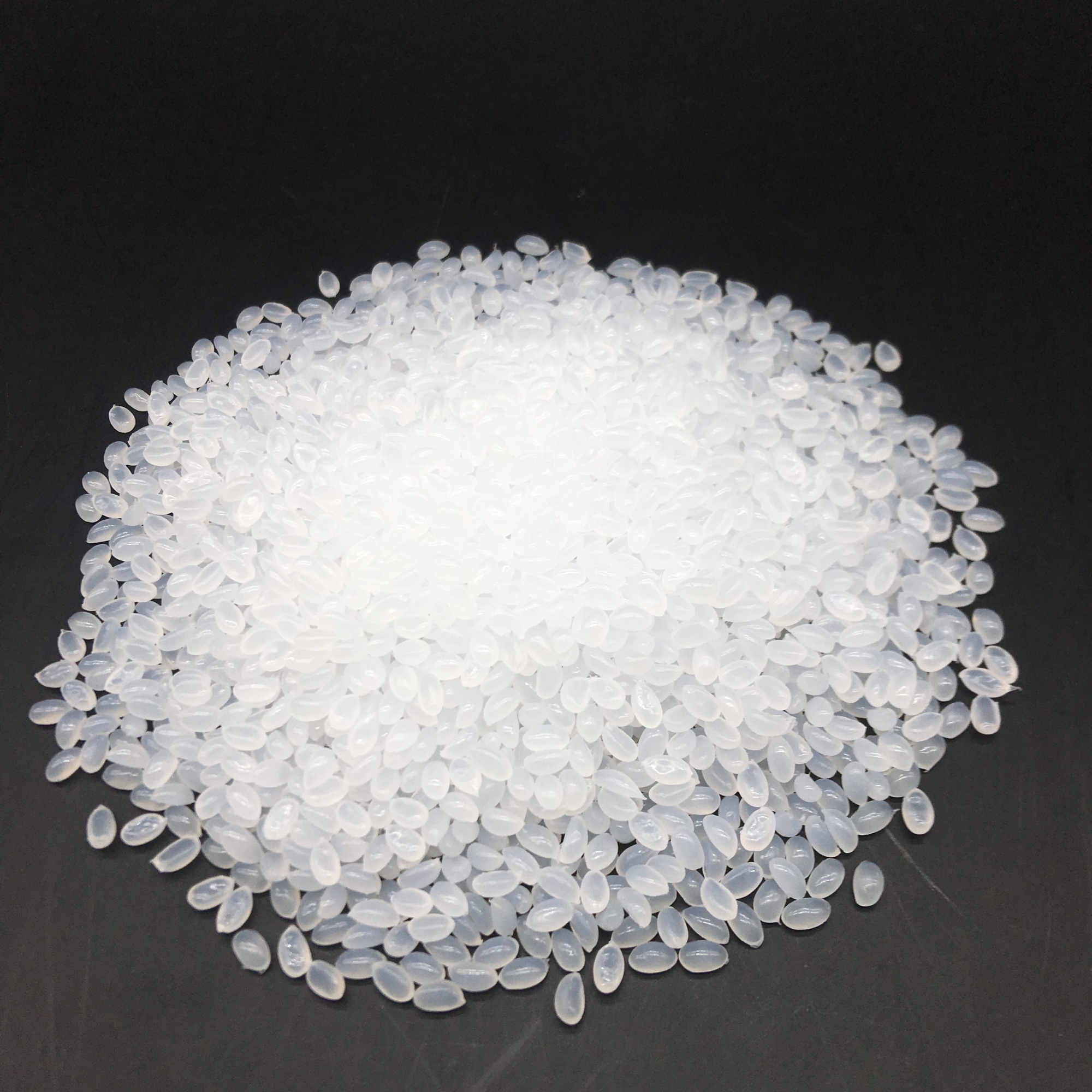 White high-viscosity granules  H0222 hot melt adhesive in granule Mainly used for pearl cotton electronic appliances