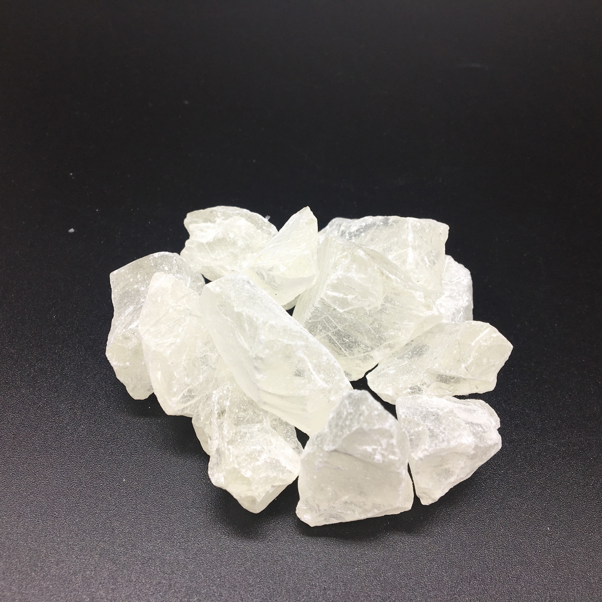 Colorless Transparent Dammar Resin  E1011 Excellent film-forming properties Dissolves in organic solvents