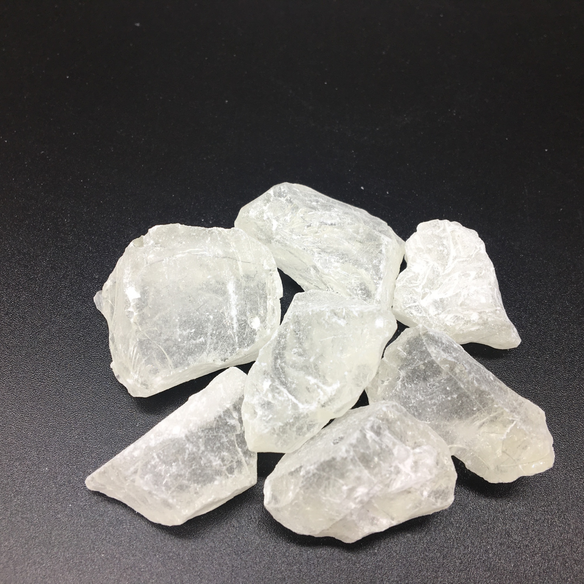 Colorless Transparent Dammar Resin  E1011 Excellent film-forming properties Dissolves in organic solvents