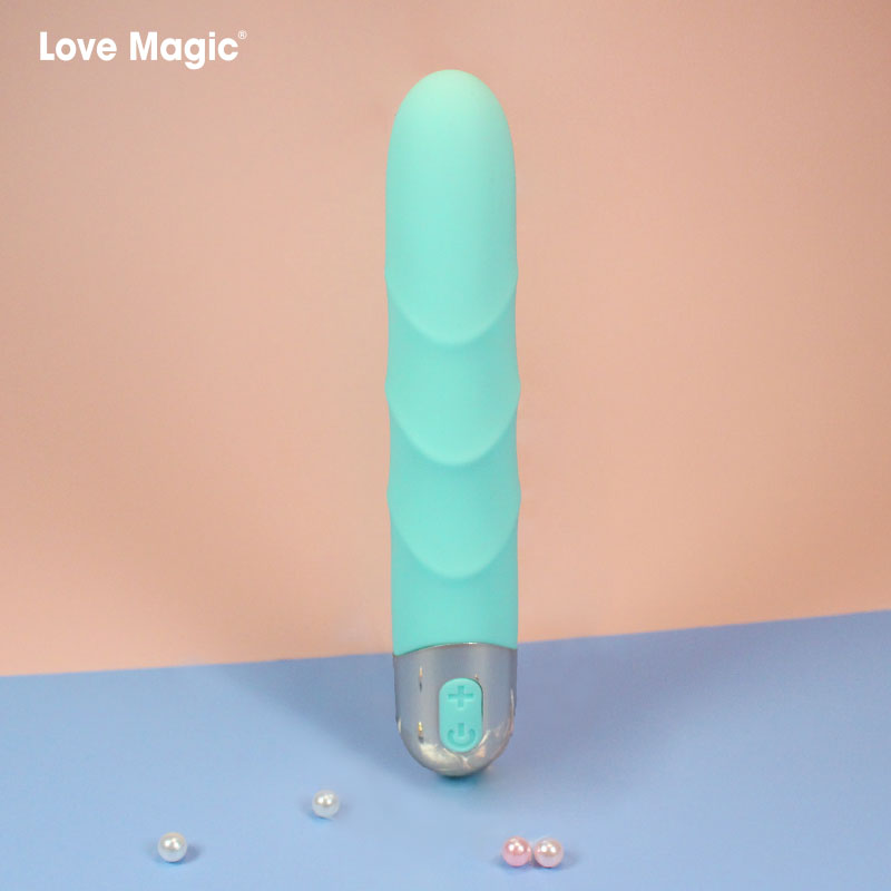 E99C-Laila- Power vibrator