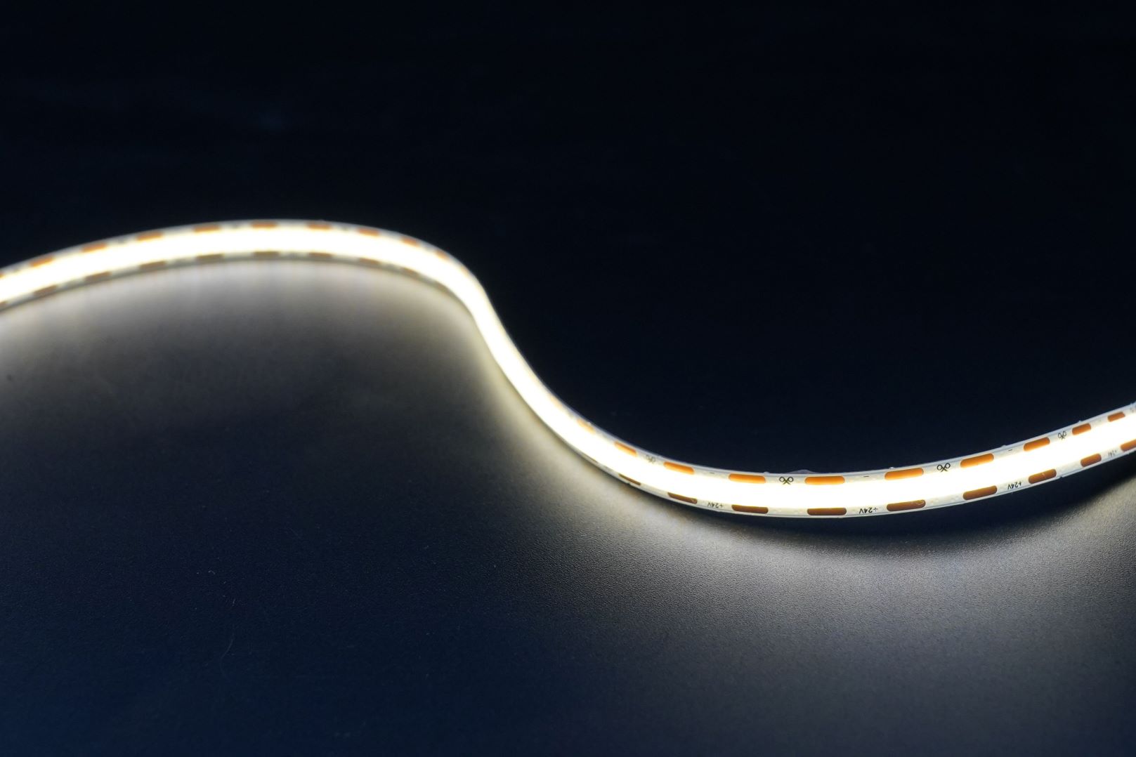 Free Cutting COB LED strip