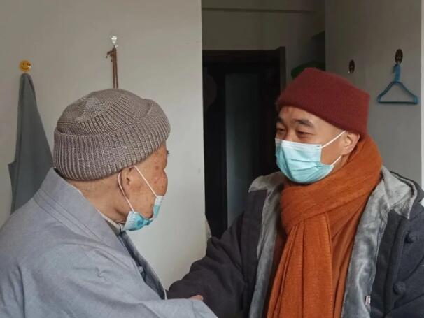【弥陀时讯】贤志法师弥陀村养老院新年慰问
