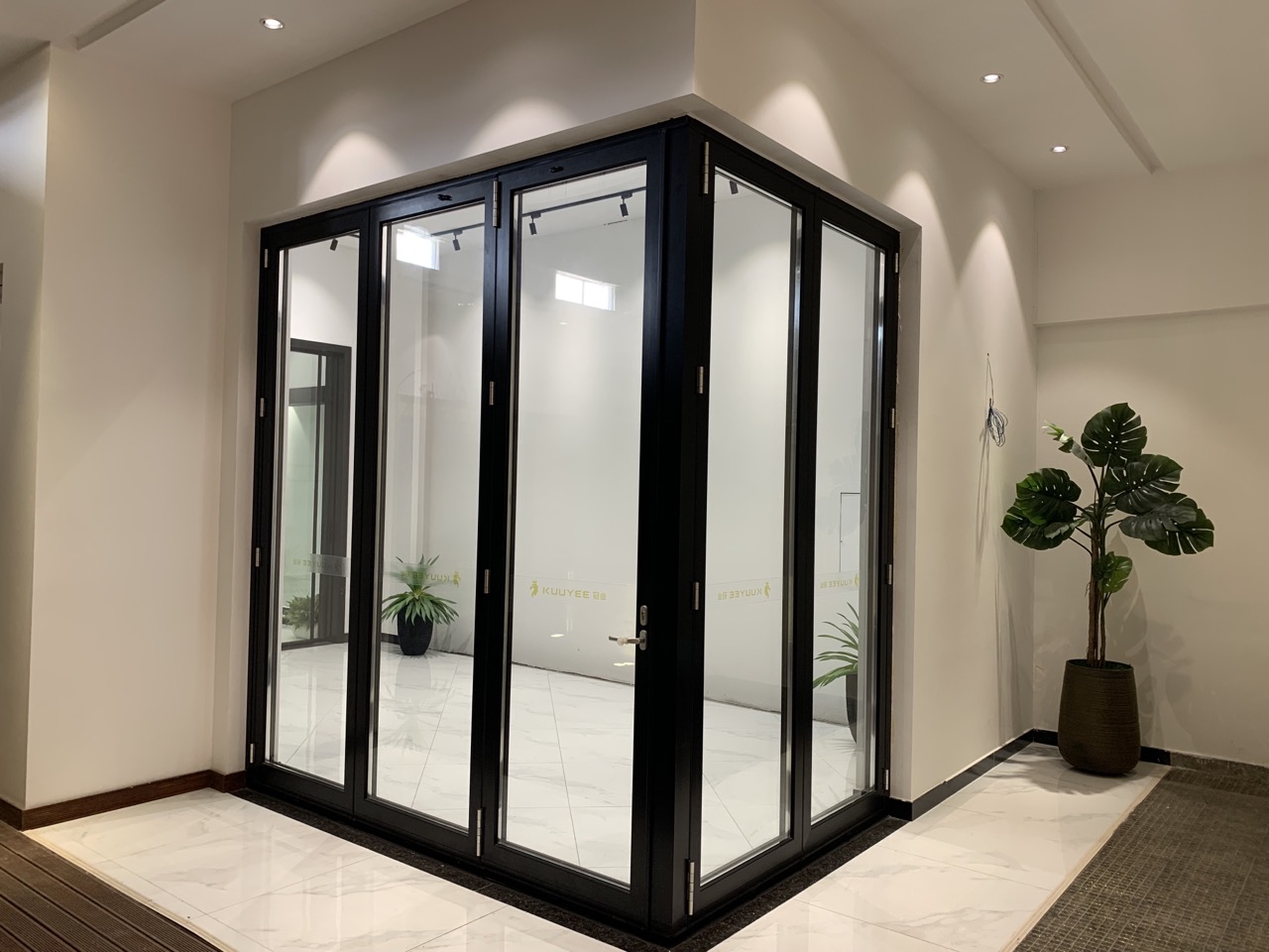 Thermal Broken Corner Bi-Fold Door