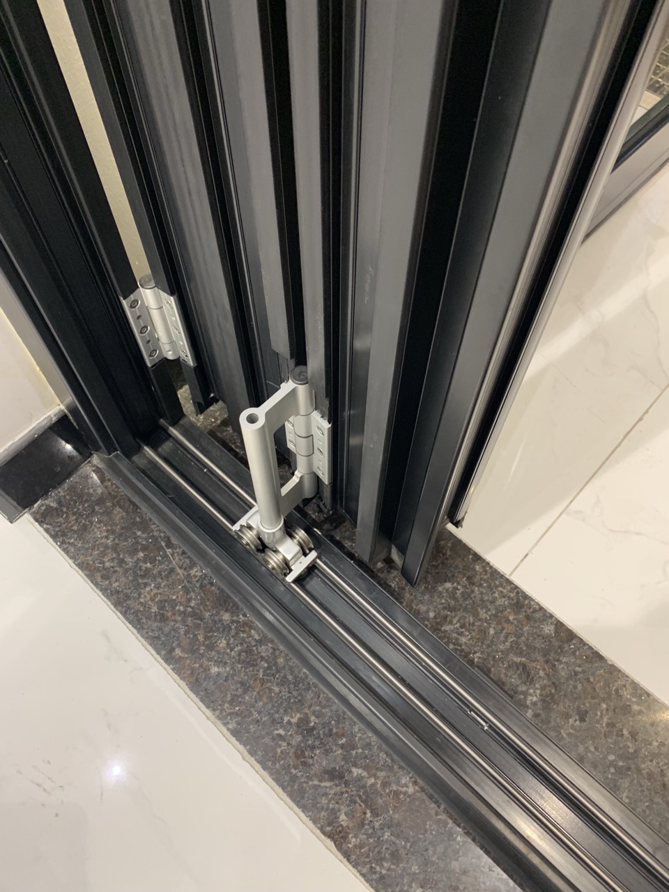 Thermal Broken Corner Bi-Fold Door
