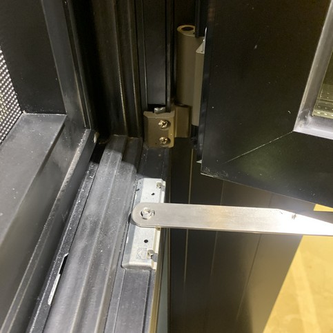 AMJ90 Tilt&Turn Window integrated Flyscreen