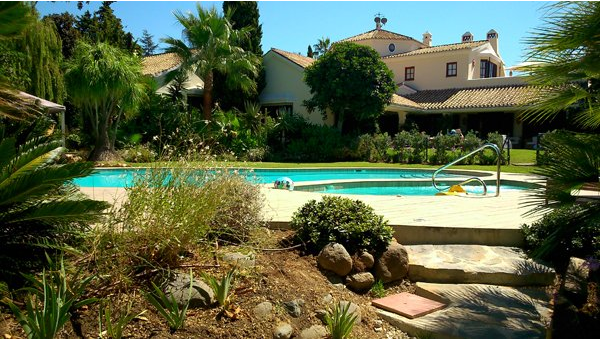 priv.-chalet-en-urbanizacion-marbella-hill-club1-2