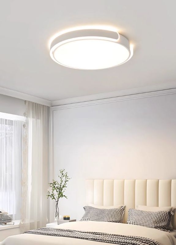 Pure white iron, aluminum modern simple circular room master bedroom light