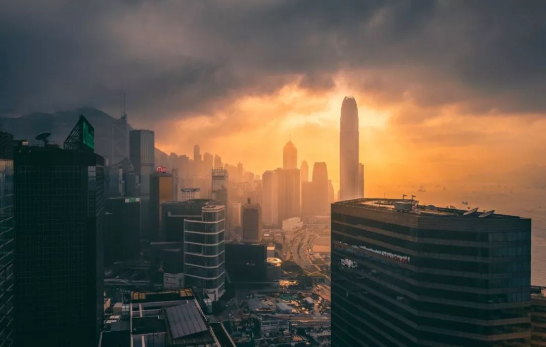 俞敏洪哭了，史诗级暴跌后，中概股前路在何方？