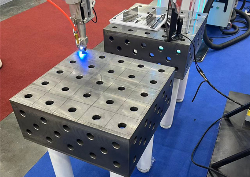 3D welding table