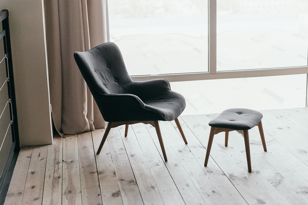 The advantages and disadvantages of solid wood office furnit...