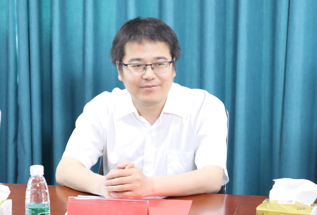 河南工程学院与沁润泽环保签署校企合作协议并授牌(图2) 河南工程学院与沁润泽环保签署校企合作协议并授牌(图2)