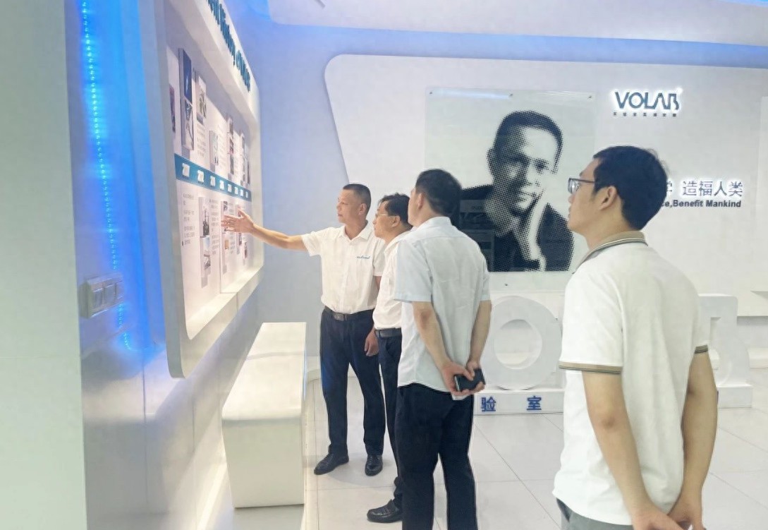 湖北省黄冈市县领导到VOLAB-沃尔莱博走访调研