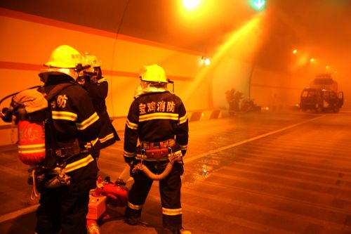 西安隧道电缆桥架起火,防火电...