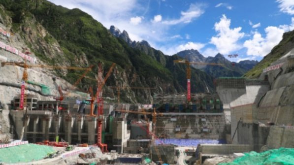 西藏在建最大水电站DG水电站已完成部分大坝主体浇筑-益达注册有限公司