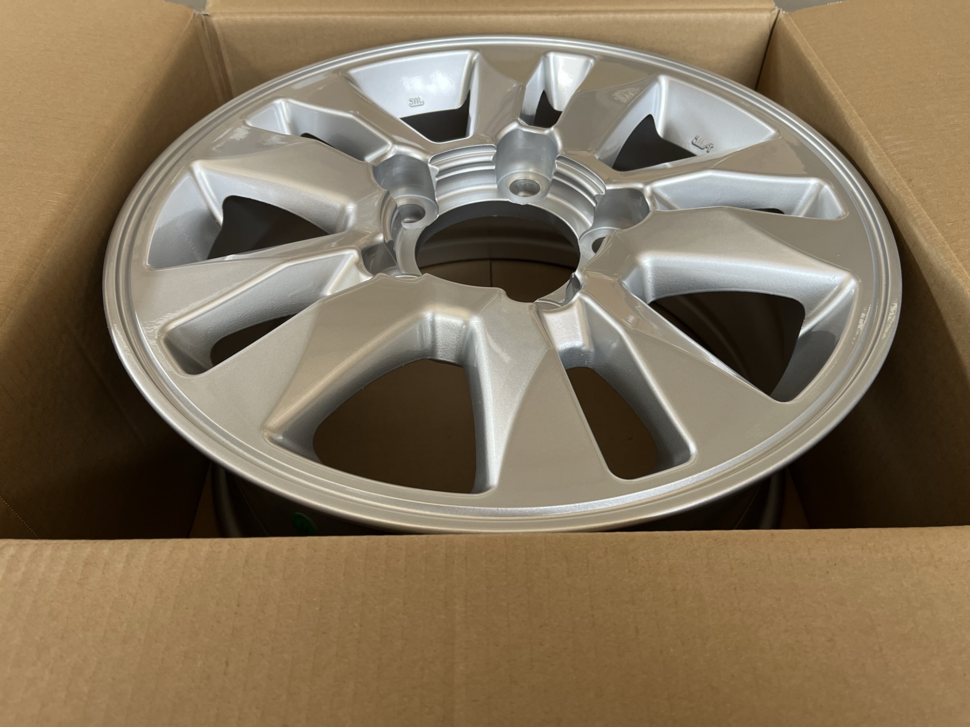 SHGW271D-17X8.0