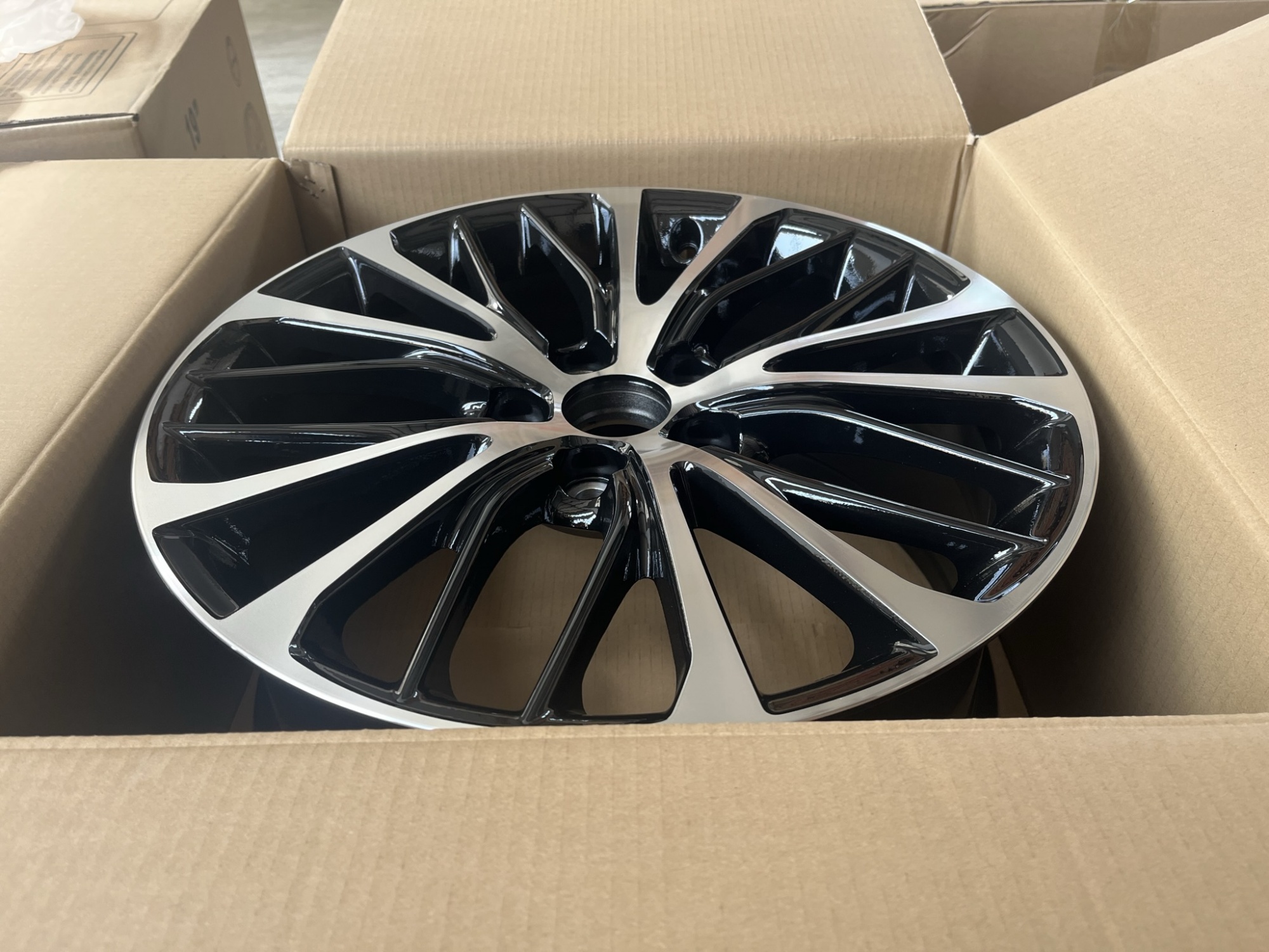 SHGW649F-18X8.0