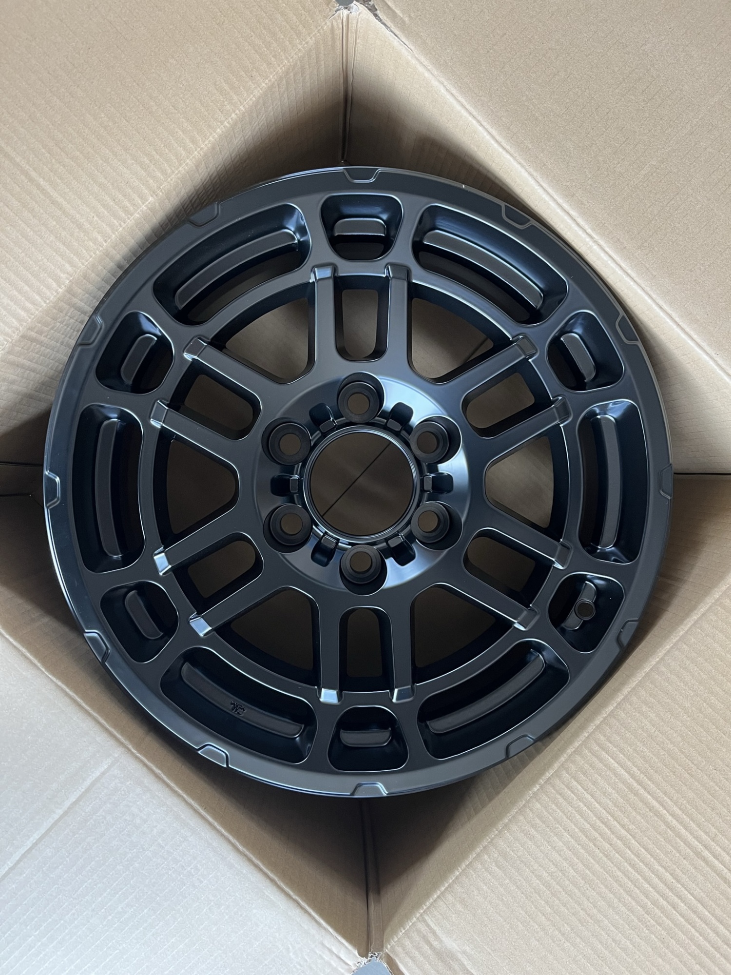 SHGW883F-17X8.0