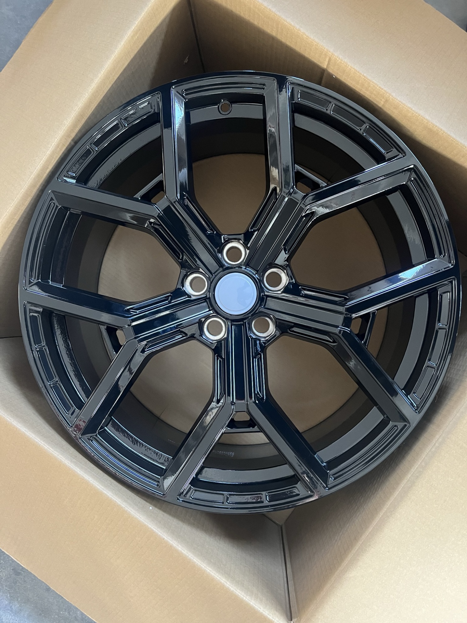 SHGW892-21X9.5