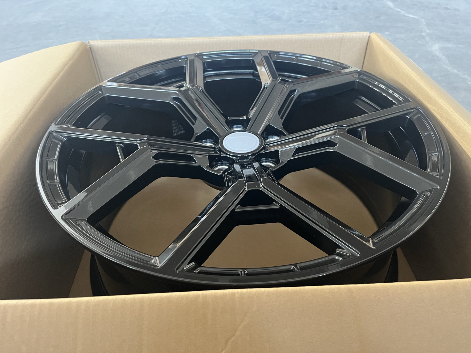 SHGW892-21X9.5