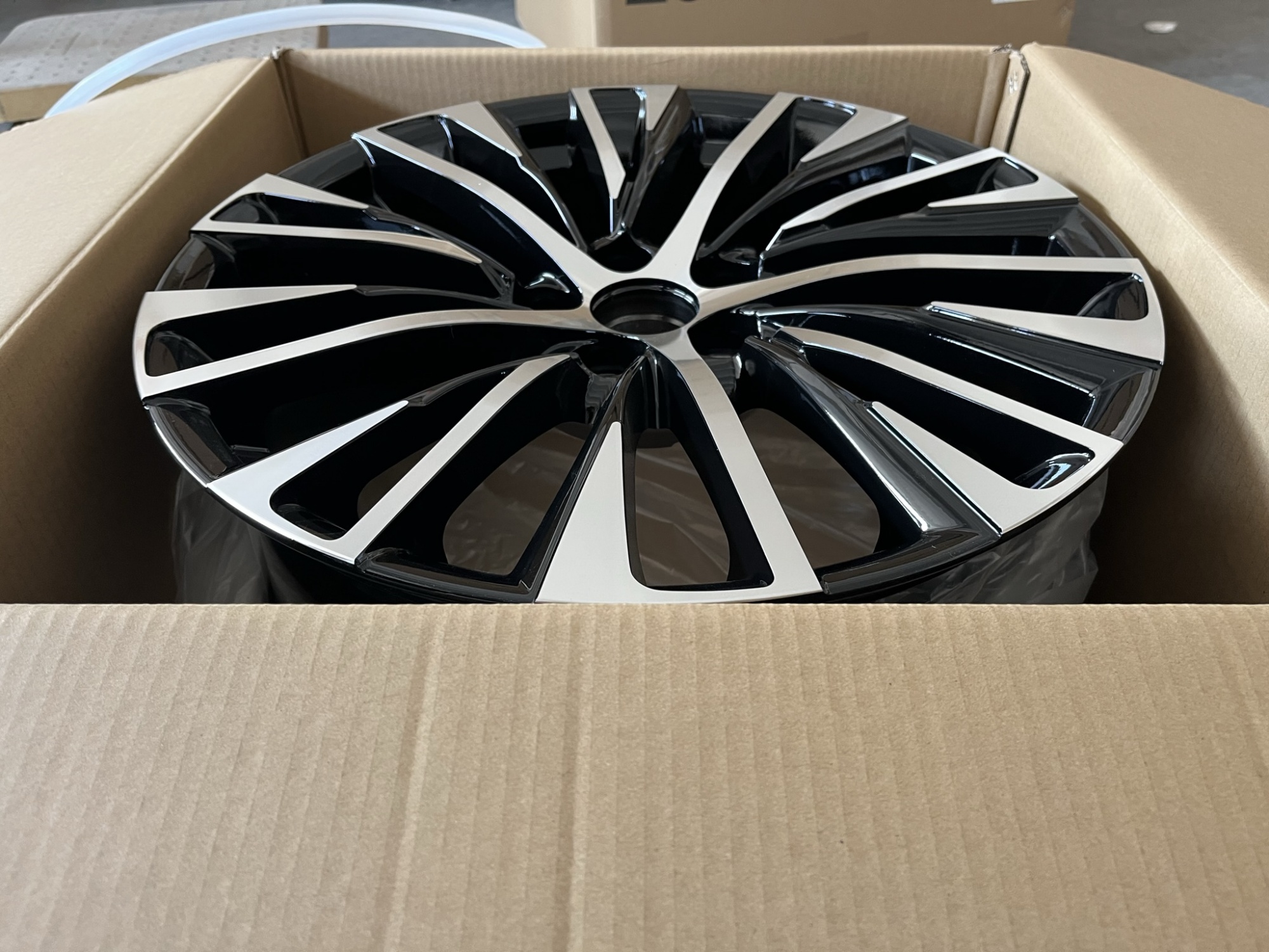 SHGW952-18X8.0