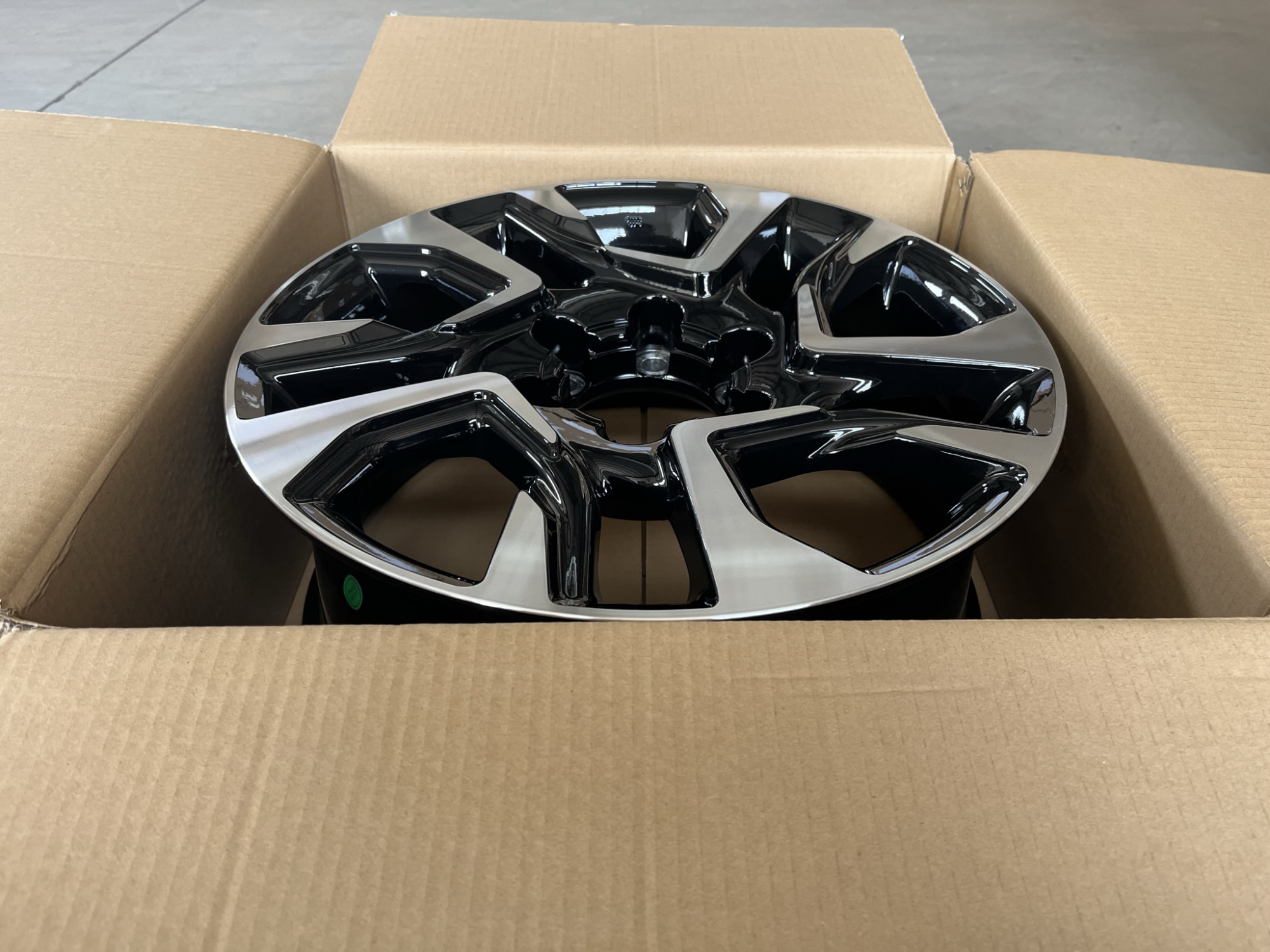 SHGW957-17x7.5