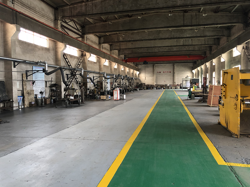 Container riveting and welding workshop that has passed the environmental impact assessment
