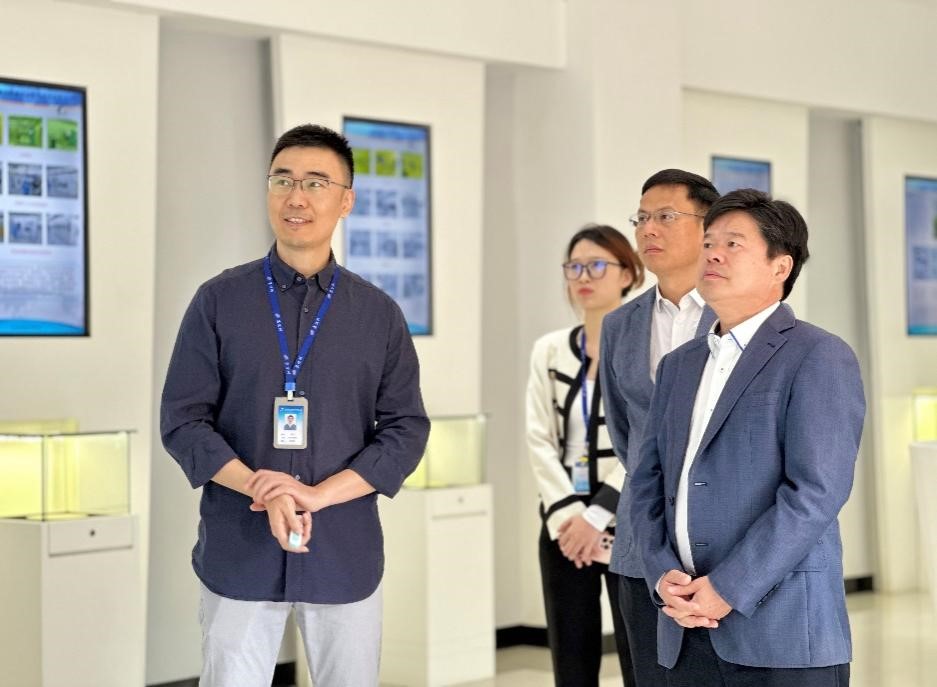 湖州市委常委、组织部部长徐仲仪带队走访调研集迈科