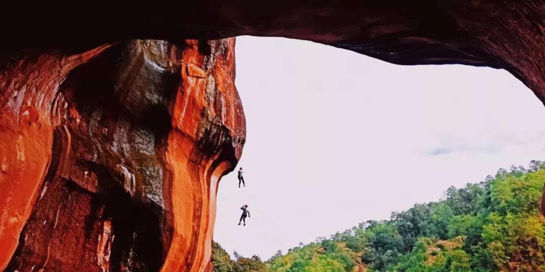 速降+露营 | 徒步、露营、速降、烧烤，一样都不能少