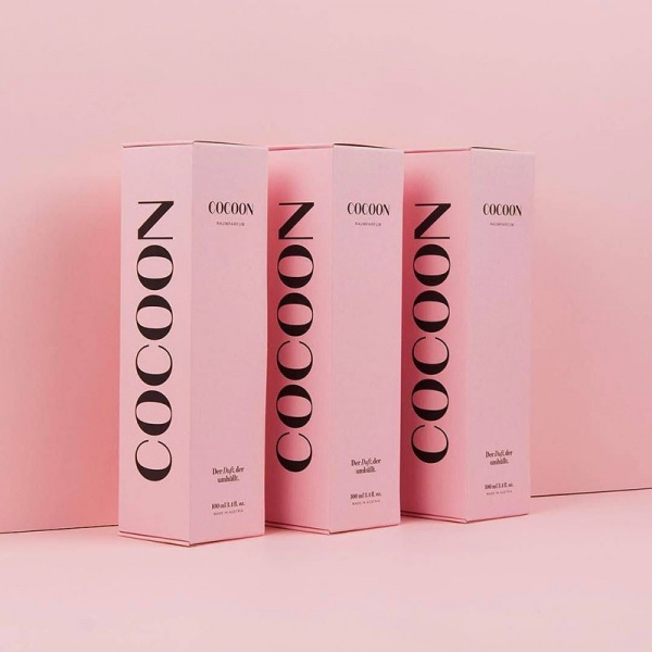 Custom Pink Packaging Boxes for Cosmetic Skincare Bottles