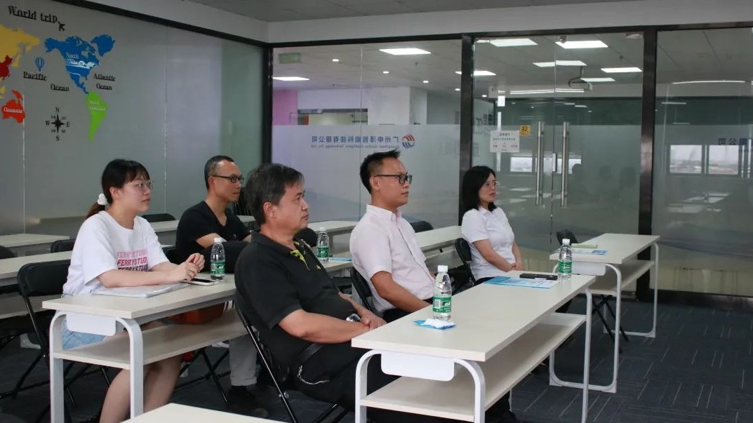 We warmly welcome leaders from the Guangdong Food and Packaging Machinery Industry Association to visit and guide Shenze Company