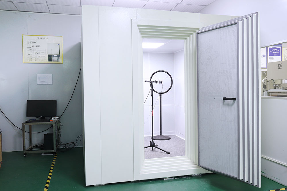 Semi-audible room silent room