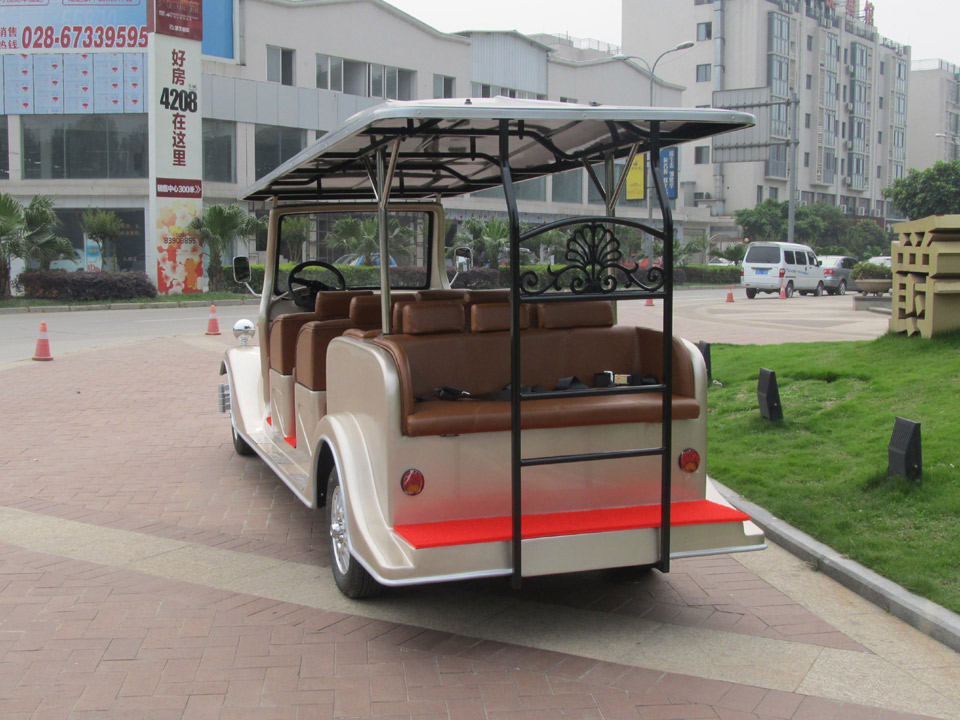 8人座电动老爷车