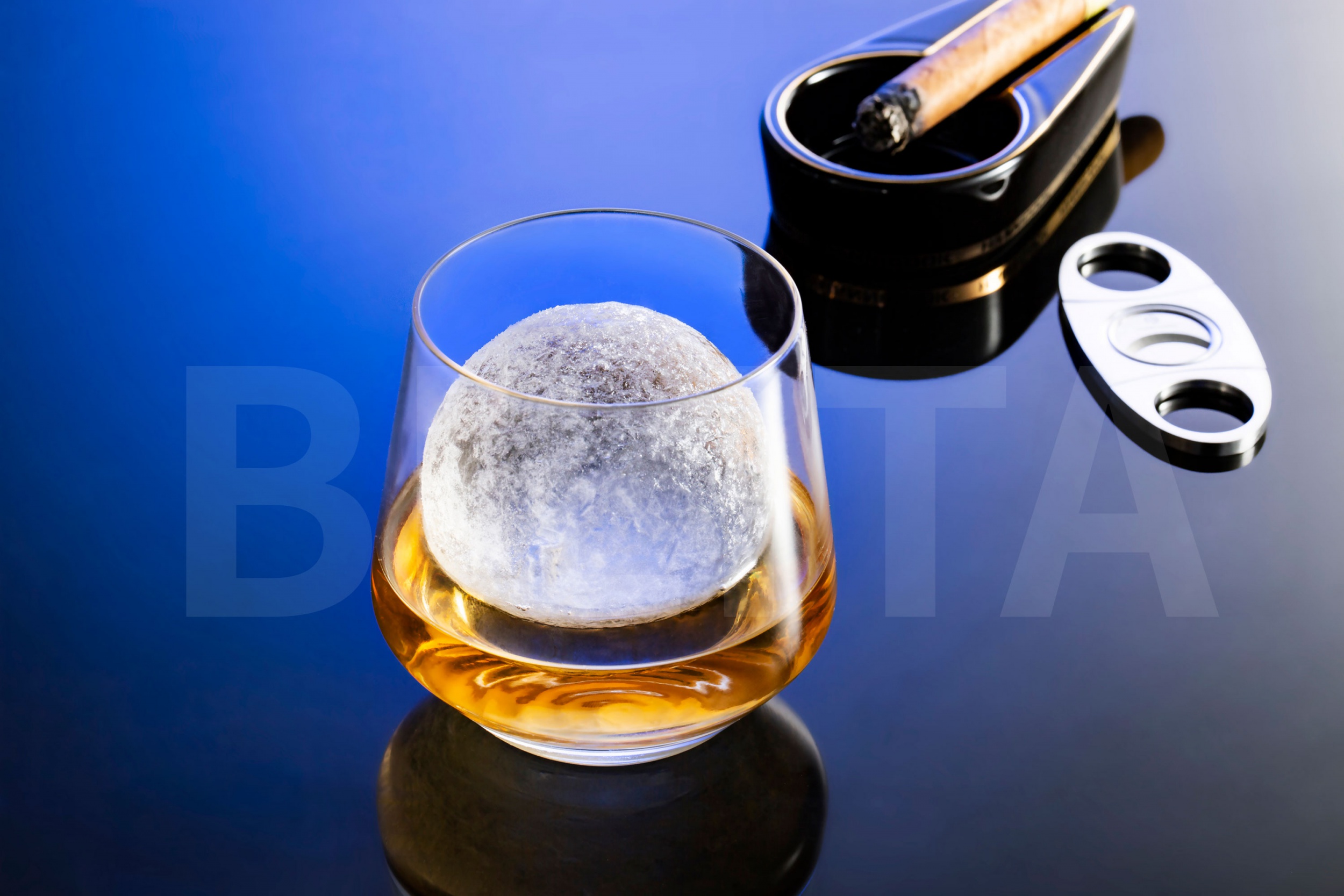 居家隔离，也能赏调酒师同款威士忌加球冰！