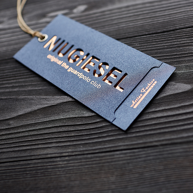 Customized Paper Jeans Hang Tag For Men's Wear Brand Extravagant Paper Garment Hang Tag For Premium Brand Clothes Bags Swing Tag