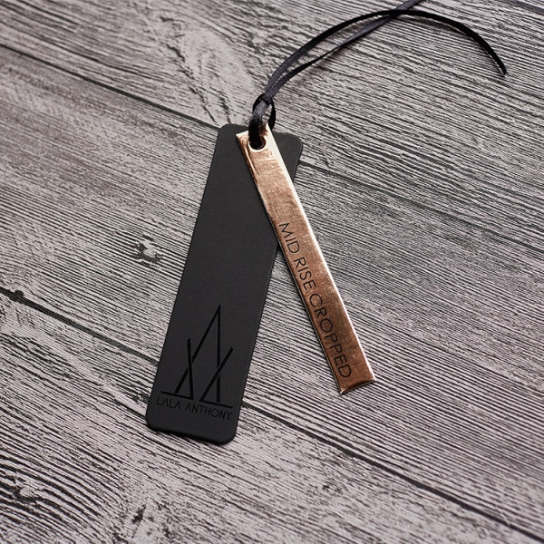 Custom Luxury Hang Tag Printing Paper Garment Hang Tag For Luxuries Jeans Clothing Hang Tags with String