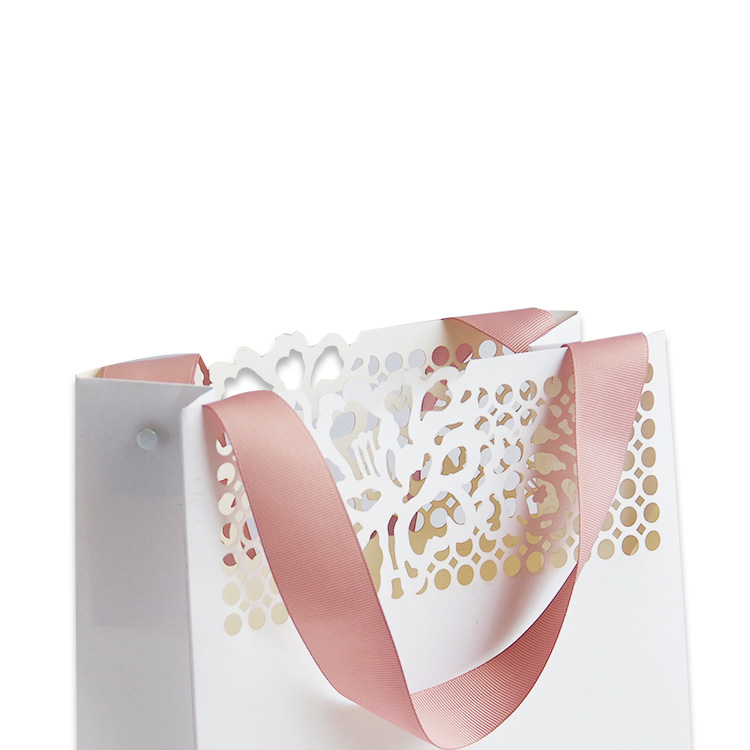 Custom Eco Friendly Art Paper Gift Bags with Handle Retail Boutique Shopping Packaging Bag White Cardboard Paper Bag Printing