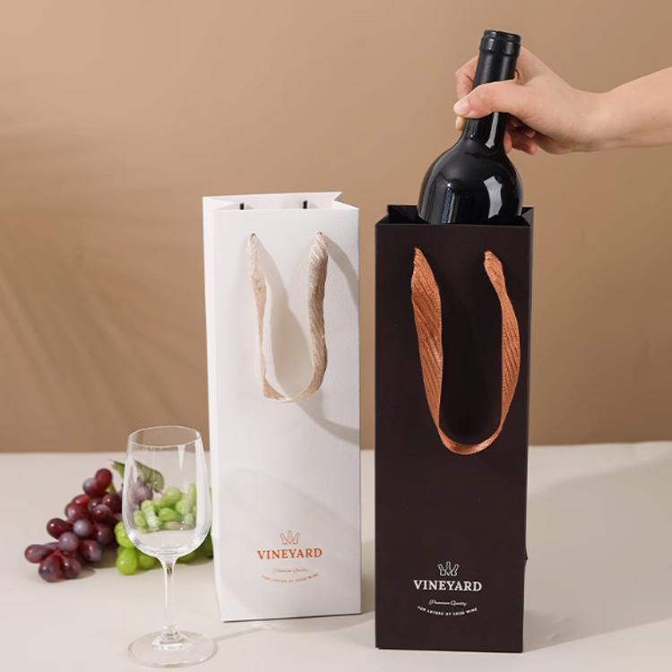 Customized Biodegradable Eco-Friendly Wine Paper Bag Gold Foil/Silver Foil Wine Gift Package Bags with Rope Handles for Promotion