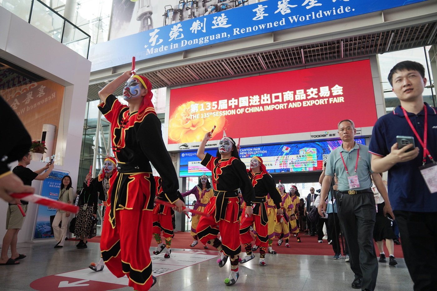 The Productive Participation in the Canton Fair: Consolicating Relationships in the Truck and Trailer Parts Business Sphere