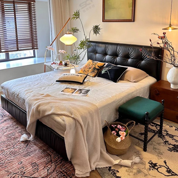 Vintage 1.8m Double Floating Bed with Solid Wood Frame Soft Wrap Cowhide Head Layer Black Modern Bedroom 