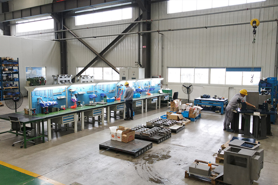 CYLINDER VALVE BLOCK ASSEMBLY AREA