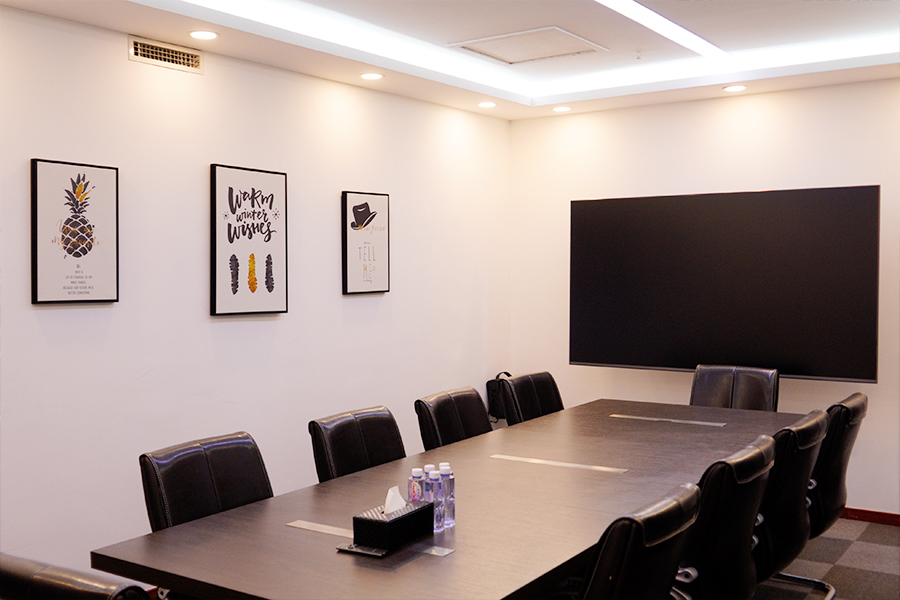 HEADQUARTERS MEETING ROOM