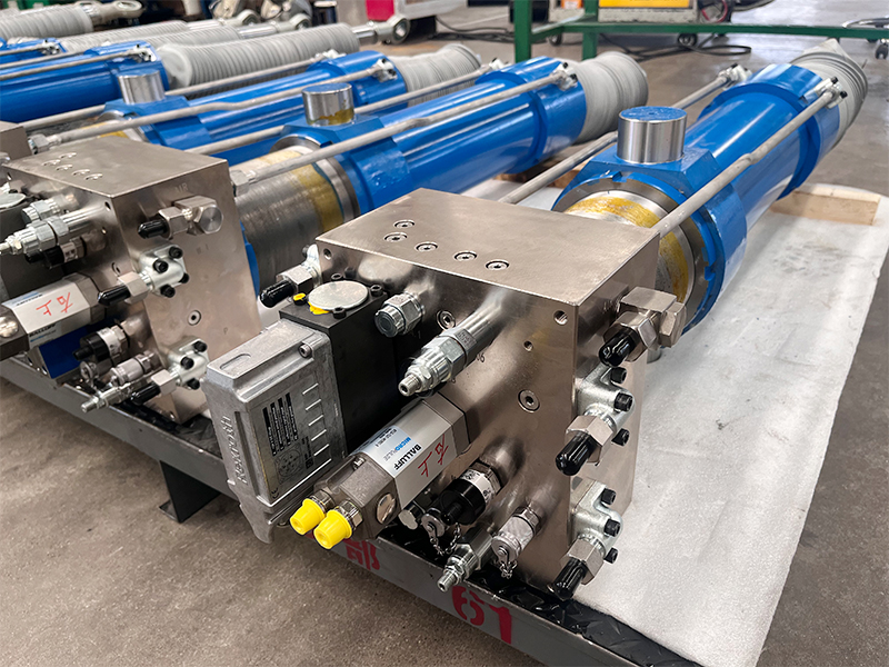 Mould online automatic width adjustment