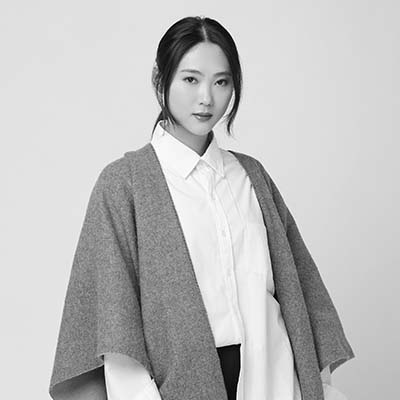 韩  莹 HAN YING