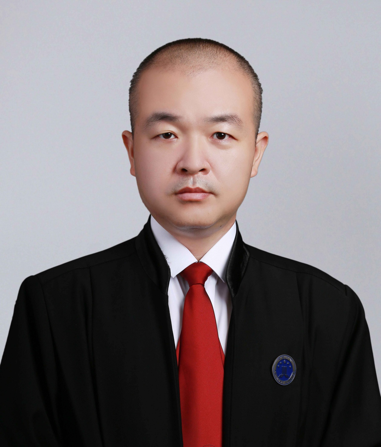 尹海报