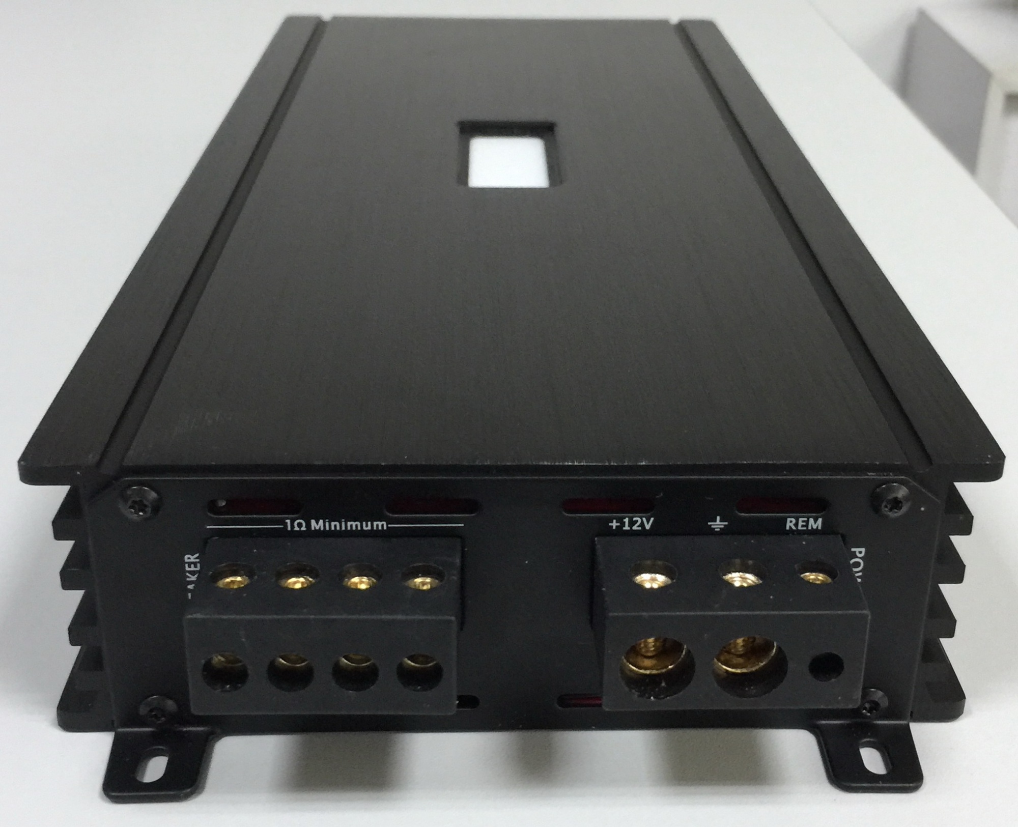 Mini car amplifier with 1800W RMS