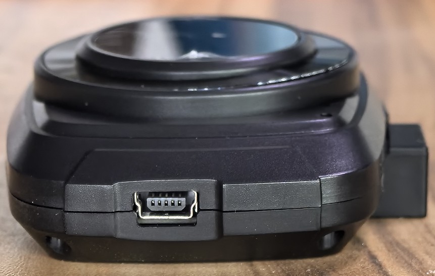 Driver fatigue warning device with SD socket
