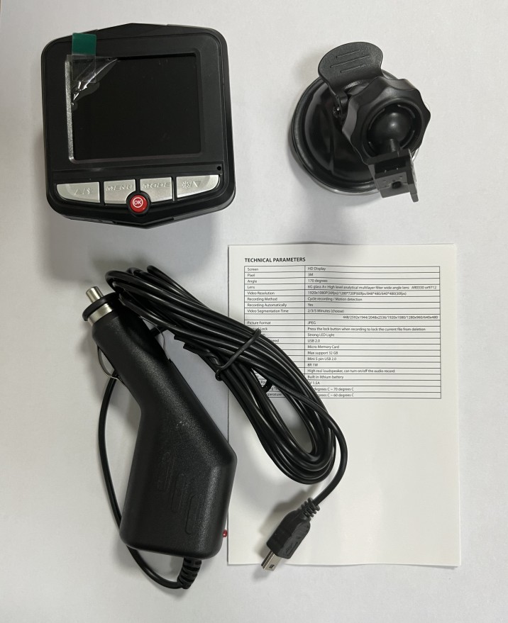Car dash cam with 2.4 inch screen