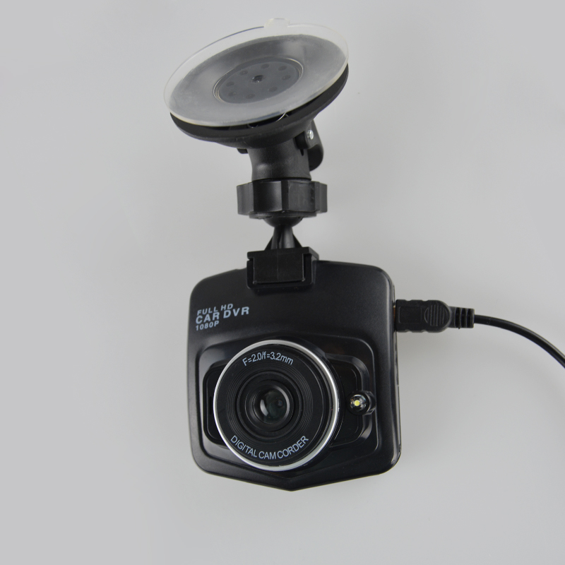 Car dash cam with 2.4 inch screen