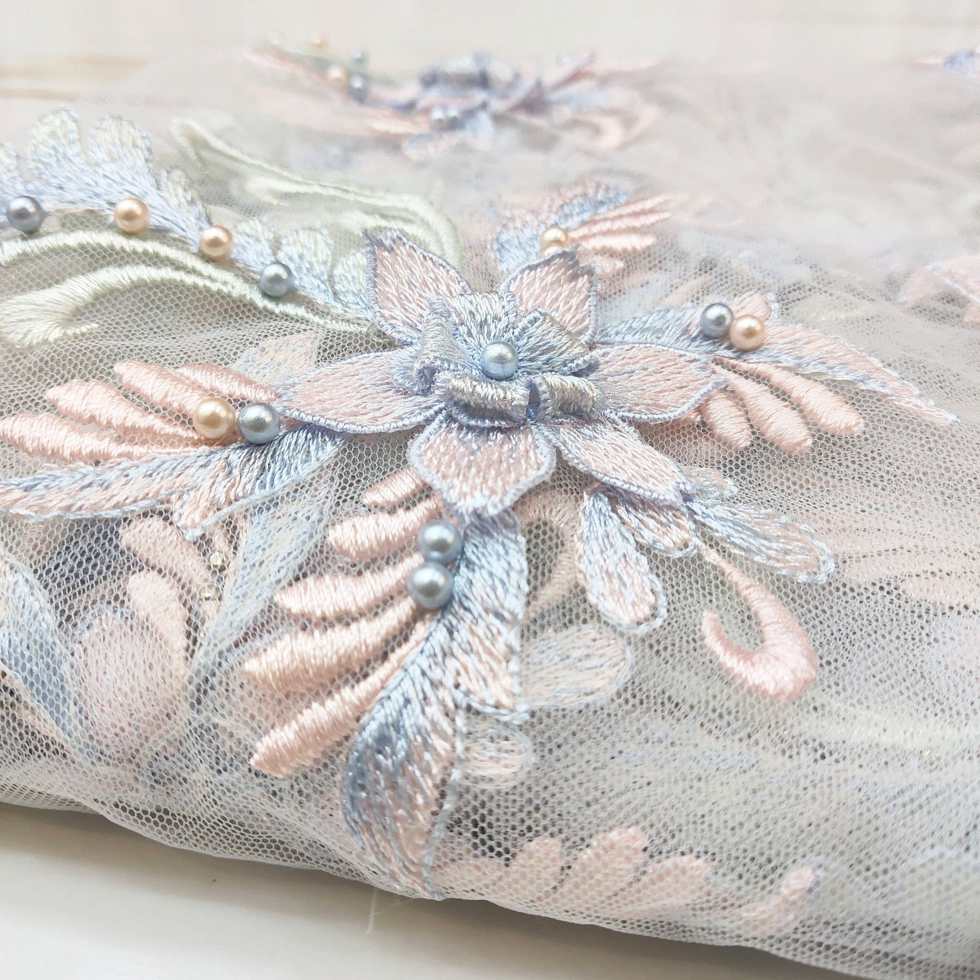 3D Embroidered Mesh Beaded Lace Applique Decoration