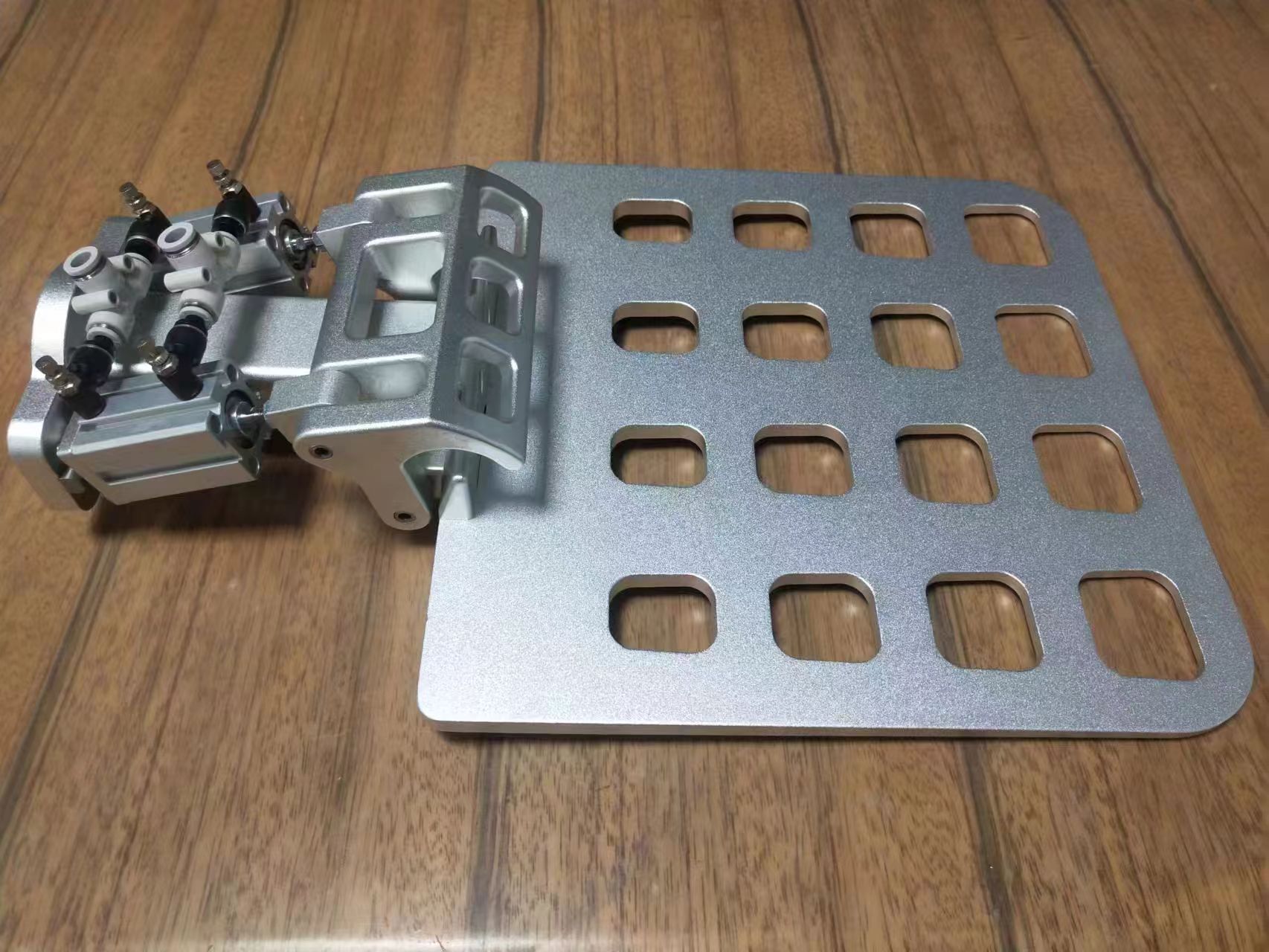夹板机器人 夹持力快速响应能力高度灵活性应用工业机器